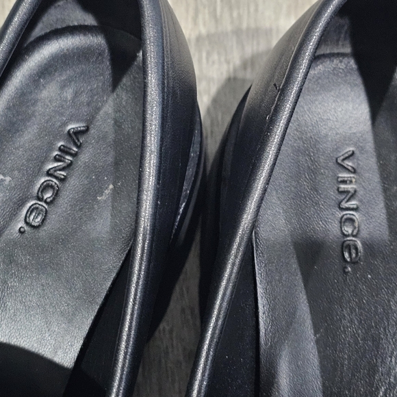 VINCE Women 9.5M Robin Soft Black Leather Apron Toe Lug Sole Loafers